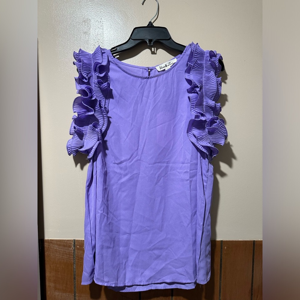 NWT ruffle sleeve top